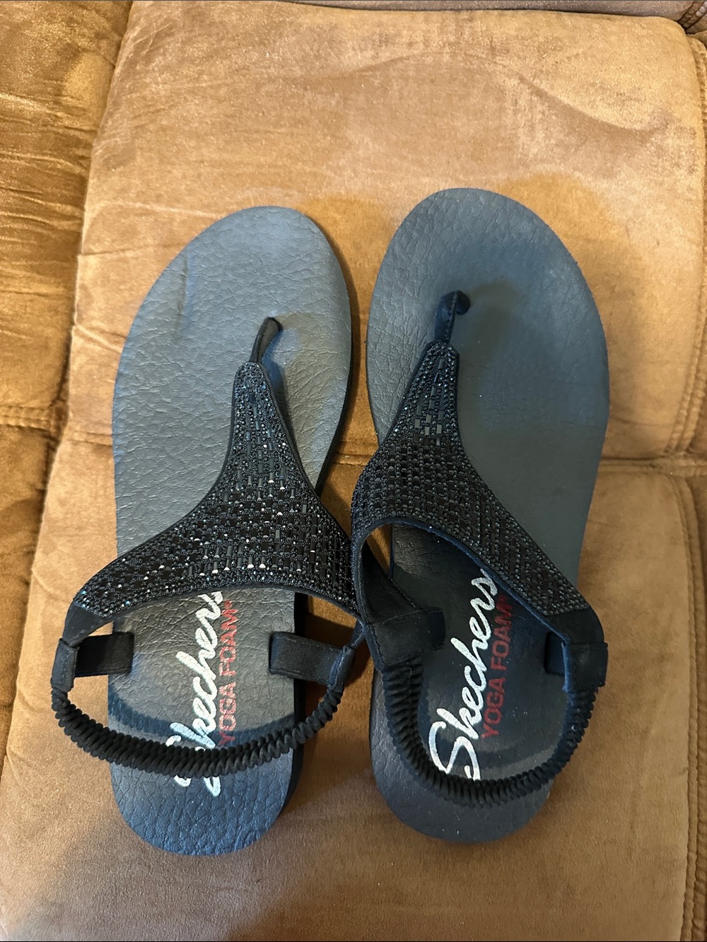 Skechers Black Beaded T-Strap Yoga Foam Sandals